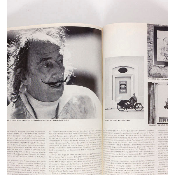 Alfred Hitchcock HELMUT NEWTON Horvat ADJANI Paris Vogue 1974 December