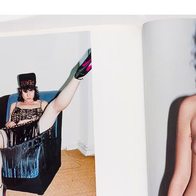 MALGOSIA BELA Eva Herzigova INES DE LA FRESSANGE Dutch magazine 38 2002