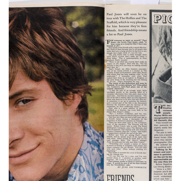 The Beatles TWIGGY Olivia Hussey BEE GEES ~ FABULOUS magazine May 1968