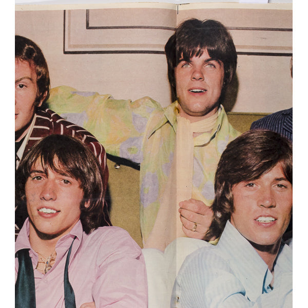 The Beatles TWIGGY Olivia Hussey BEE GEES ~ FABULOUS magazine May 1968