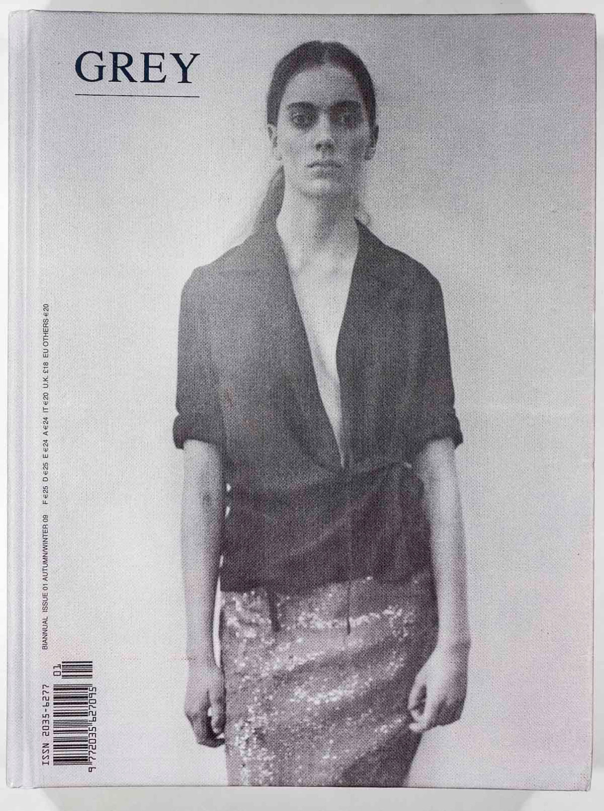 GREY magazine issue no 1 AUTUMN WINTER 2009 Thea Stratton Axel Hoedt FASHION vtg