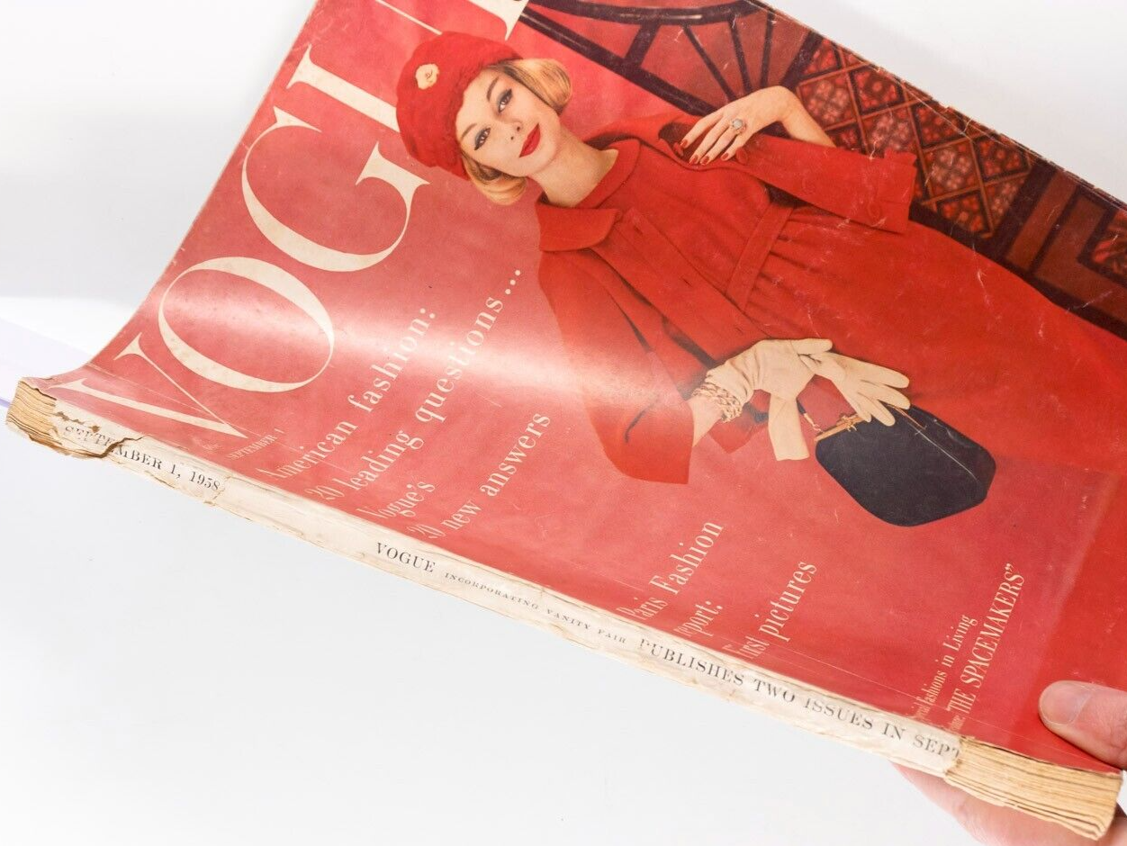 Monique Chevalier PARIS COLLECTIONS Eiffel Tower PENN William Klein CHANEL Vogue