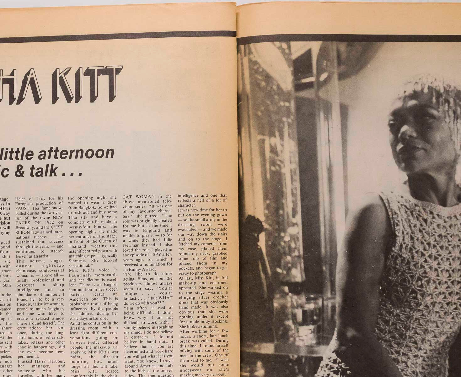 OLIVIA NEWTON JOHN Jaws EARTHA KITT Amanda Lear FRANKIE ALBANO Frizz magazine UK