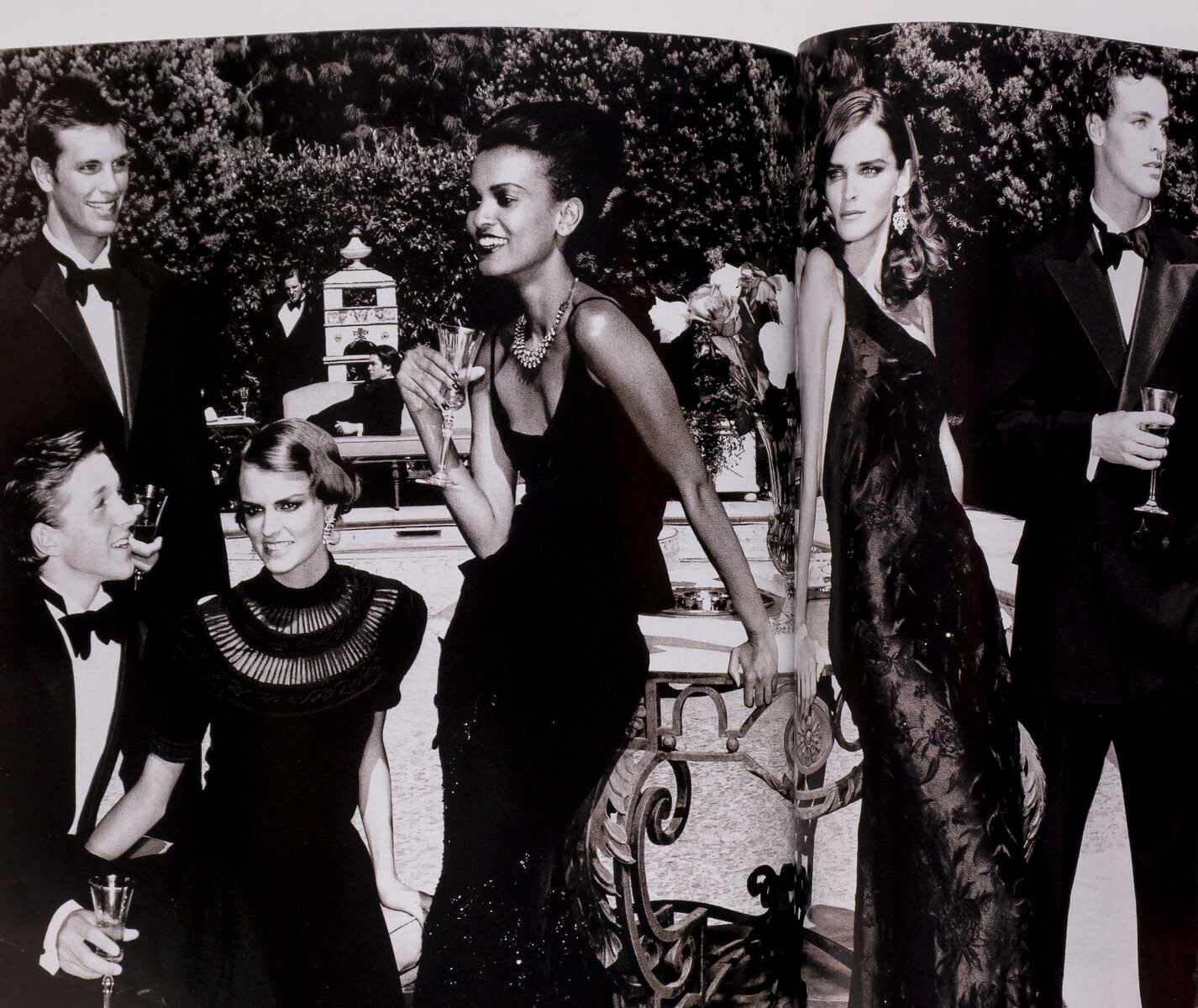 RENEE ZELLWEGER Catherine Zeta-Jones VOGUE magazine November 2002 Luhrmann VH1