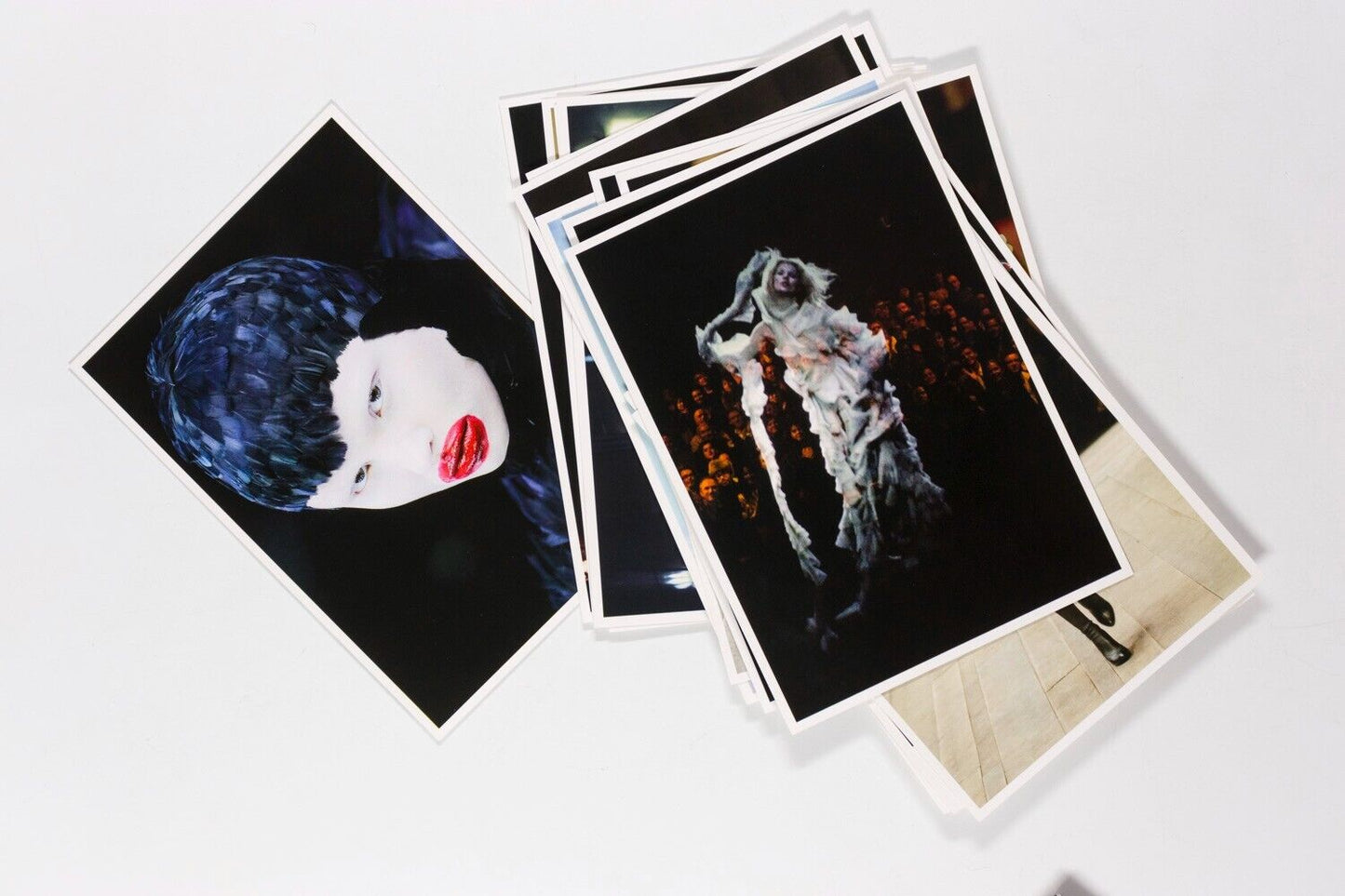 Alexander McQueen POSTCARD book V&A Exhibition HORN OF PLENTY Kate Moss 16 CARDS