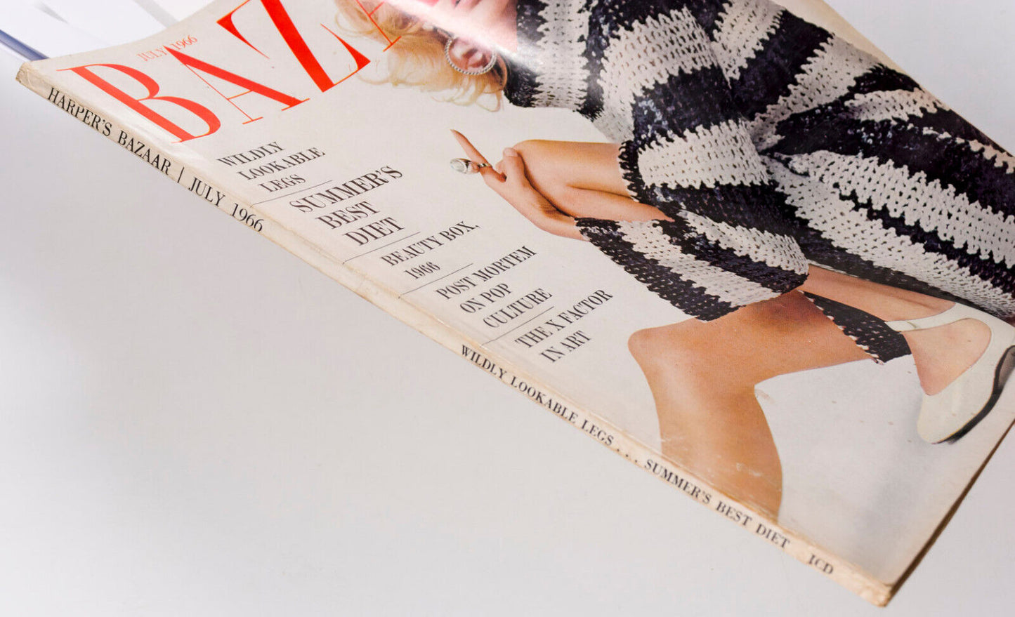 Isa Stoppi DIANE ARBUS Donald Judd MAX ERNST Roy Lichtenstein MAGRITTE Harper's