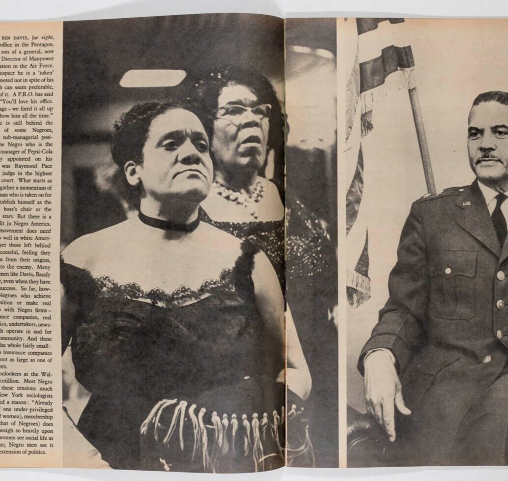 EVE ARNOLD Molyneux EDUARDO PAOLOZZI Paulene Stone SUNDAY TIMES MAGAZINE vtg ART