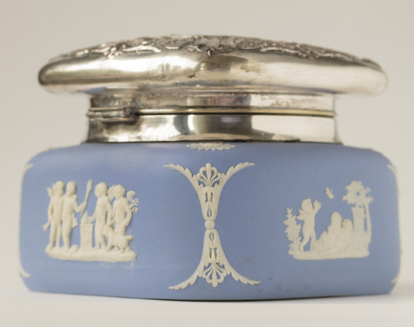 WEDGWOOD JASPERWARE Belgian biscuit barrel TOBACCO JAR pottery SILVER PLATE LID