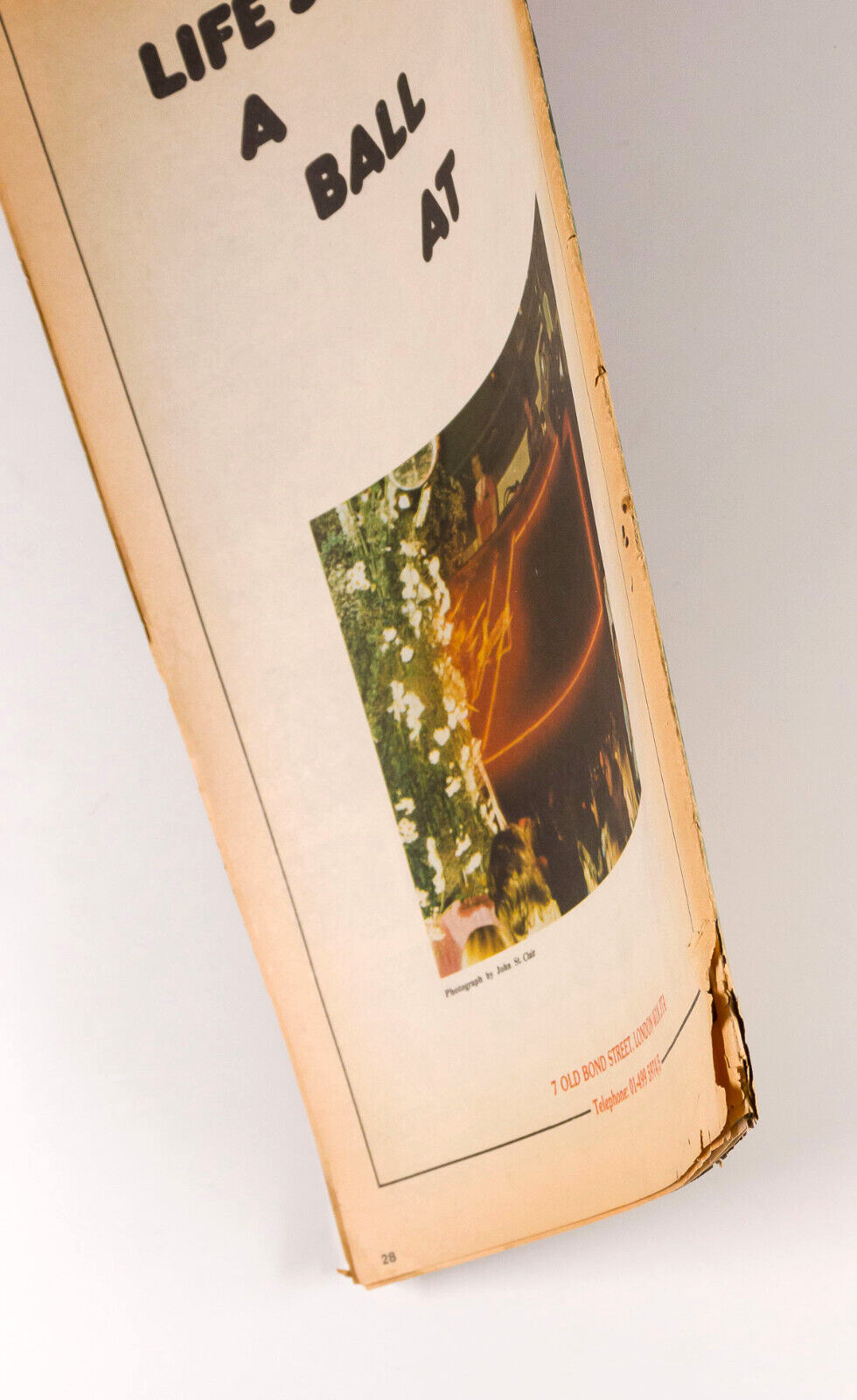 OLIVIA NEWTON JOHN Jaws EARTHA KITT Amanda Lear FRANKIE ALBANO Frizz magazine UK