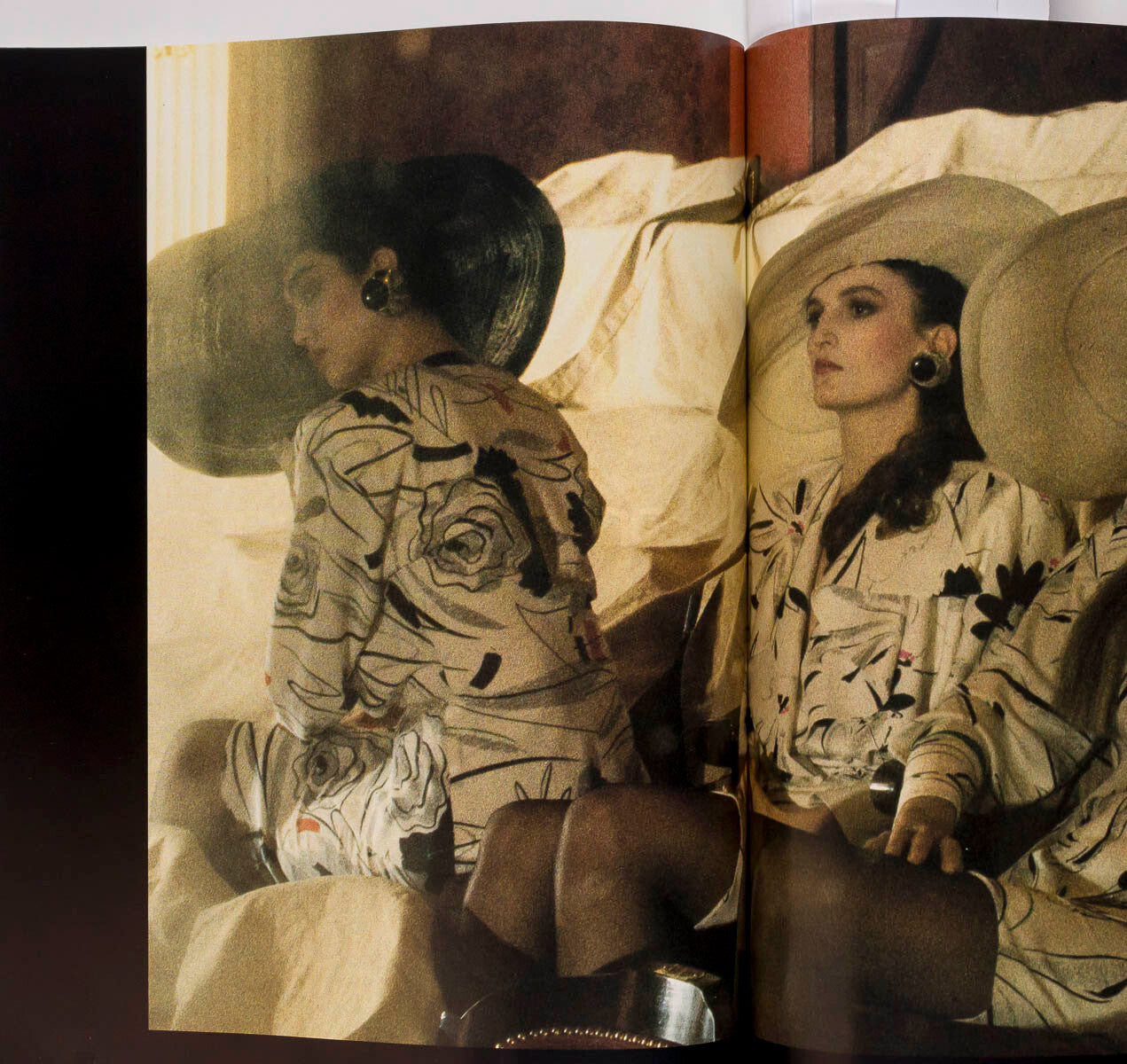 Paulina Porizkova LEE MILLER Tina Chow PARIS VOGUE Mars 1986 Helmut Newton ALAIA