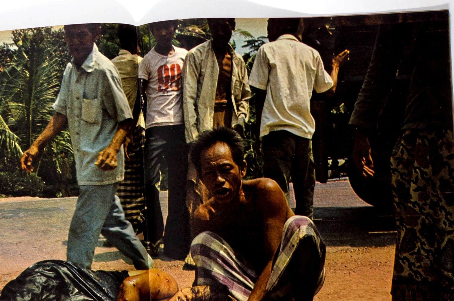 DON McCULLIN Cambodia PHNOM PENH Soldier ROY PLOMLEY The SUNDAY TIMES May 4 1975