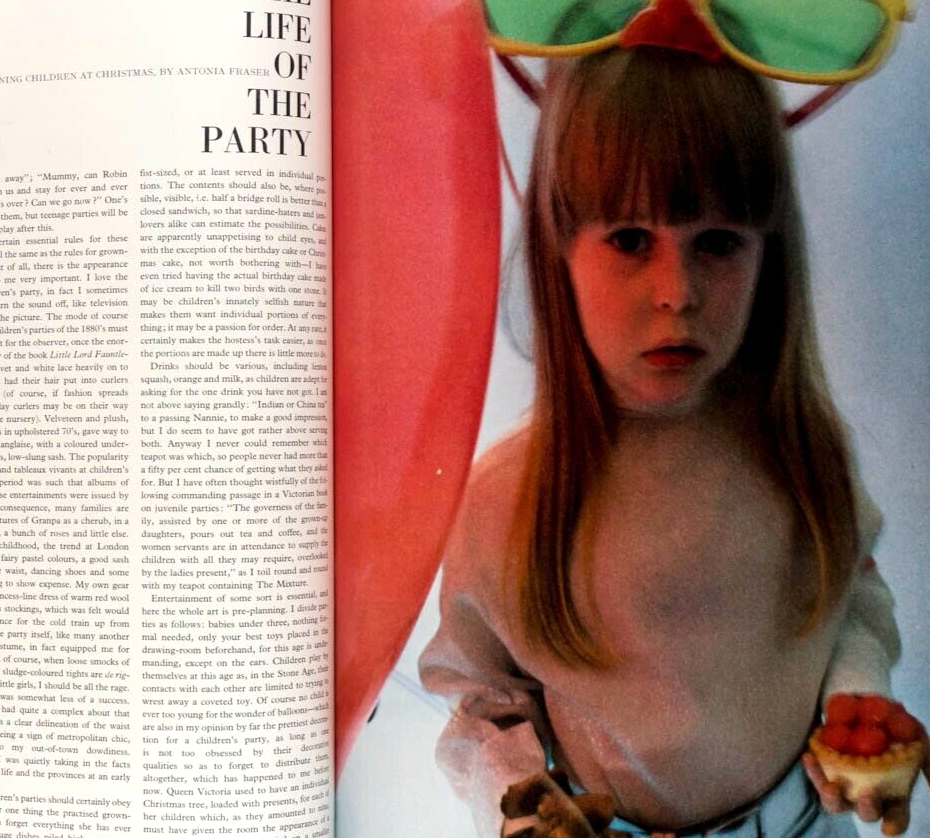 SHARON TATE Celia Hammond HELMUT NEWTON Vogue December 1966 RUSSIA Bailey VENICE