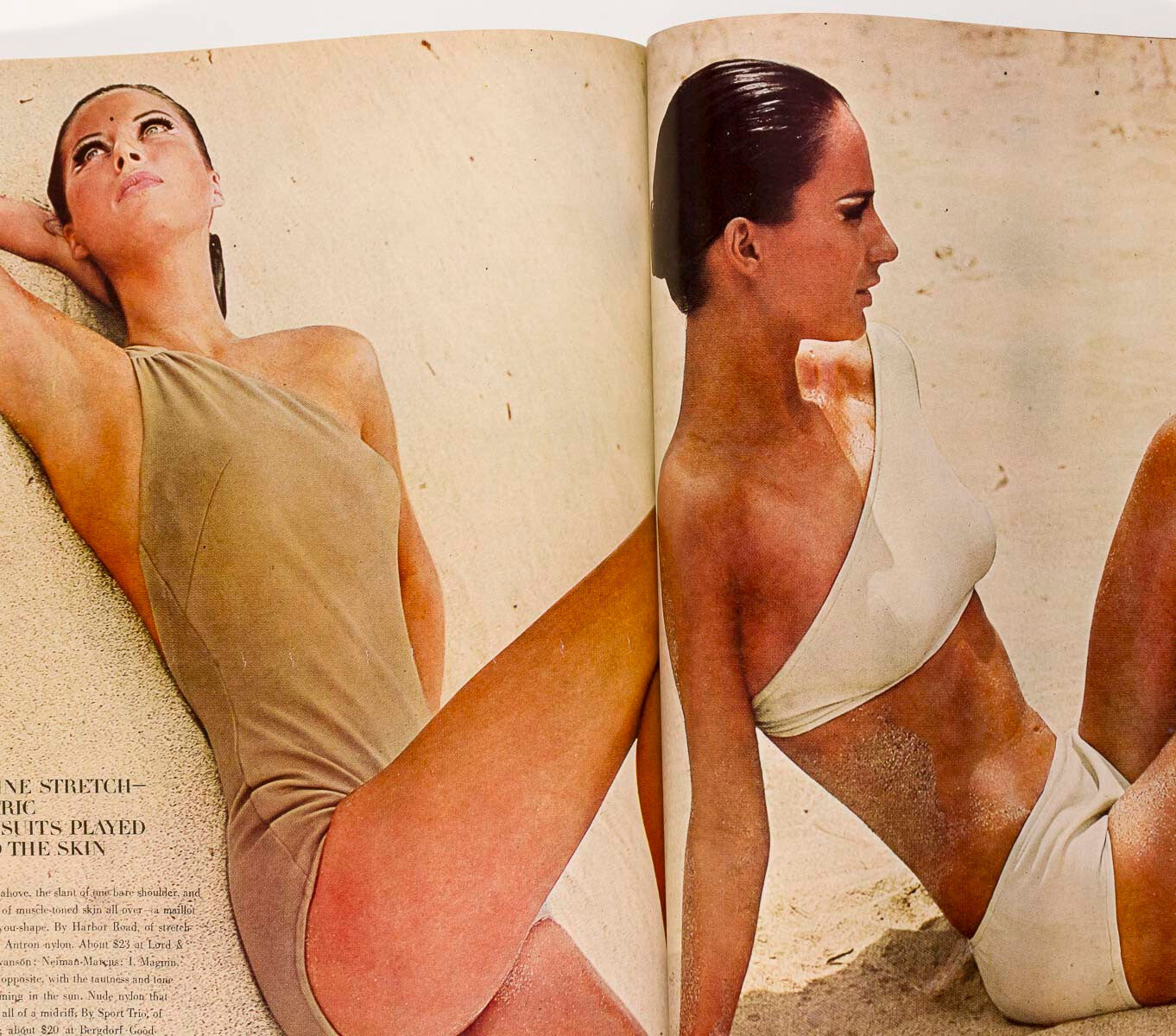 Veruschka COURREGES Marisa Berenson GUY BOURDIN Penn SINGAPORE Hong Kong VOGUE