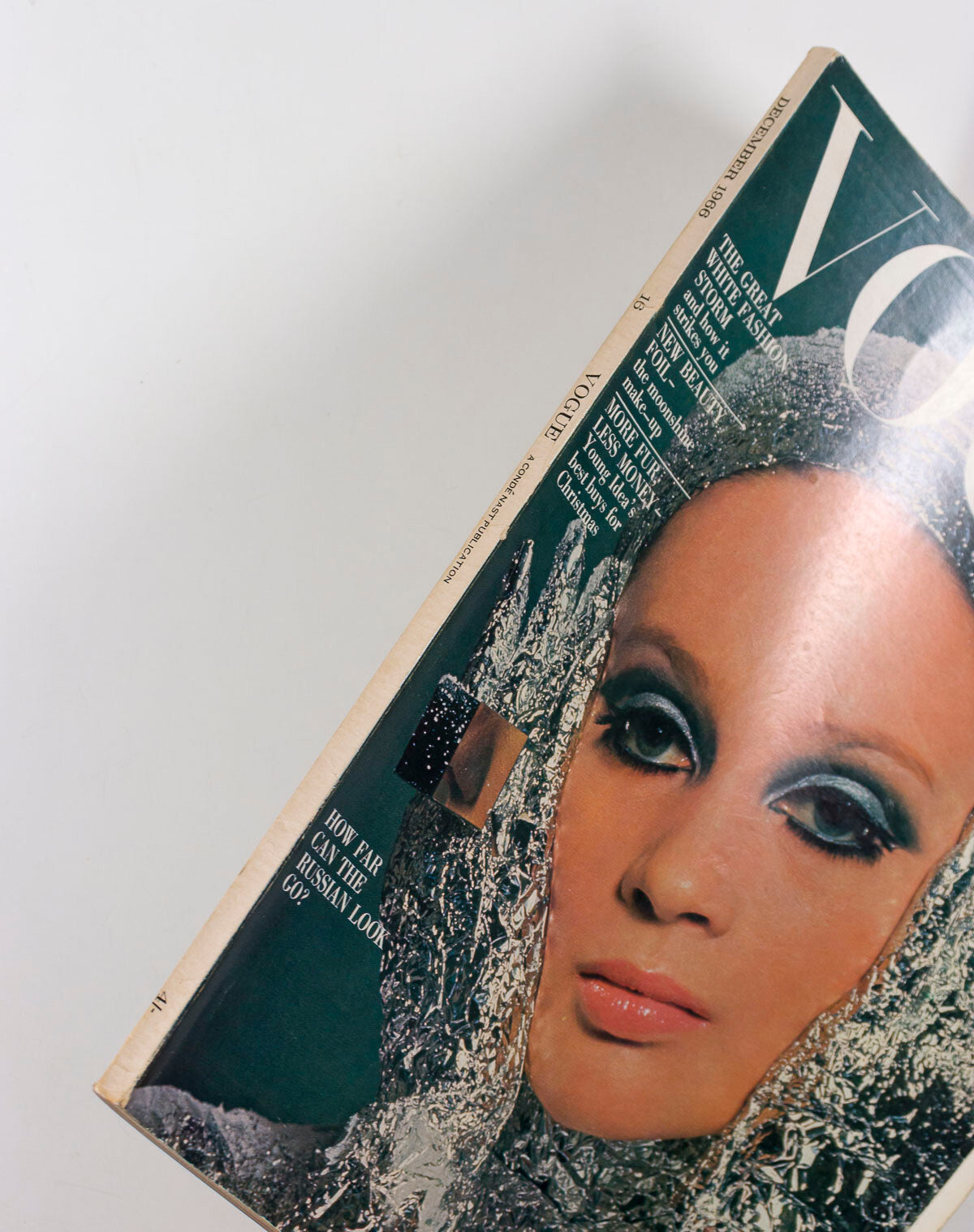 SHARON TATE Celia Hammond HELMUT NEWTON Vogue December 1966 RUSSIA Bailey VENICE