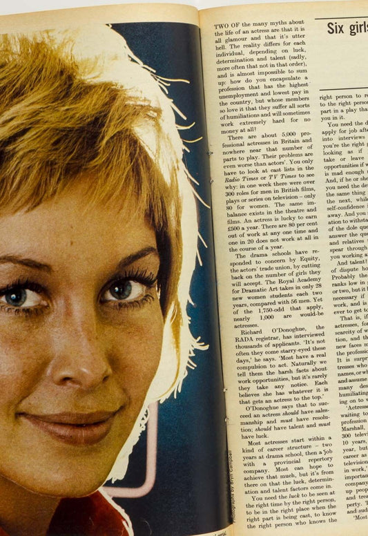 ANOUSKA HEMPEL Georgina Hale KATE NELLIGAN Nicola Pagett weekend magazine actor