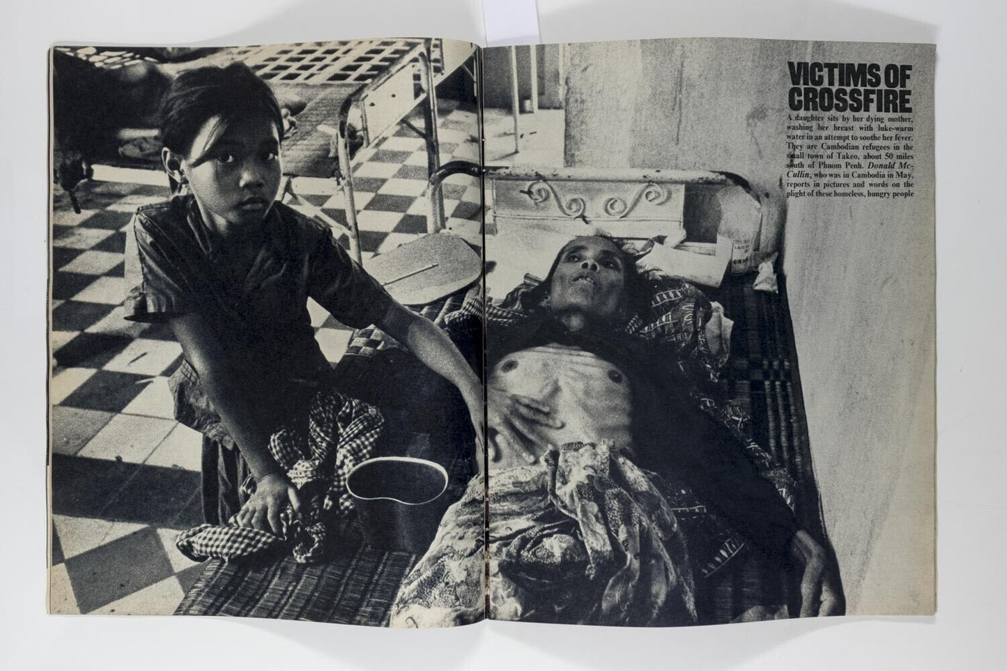 DON McCULLIN Cambodia LAURA ASHLEY Charlie Gillett SUNDAY TIMES magazine 1973 UK
