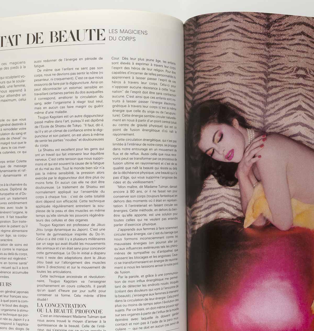 Margaux Hemingway HELMUT NEWTON Big Nude PARIS VOGUE October 1980