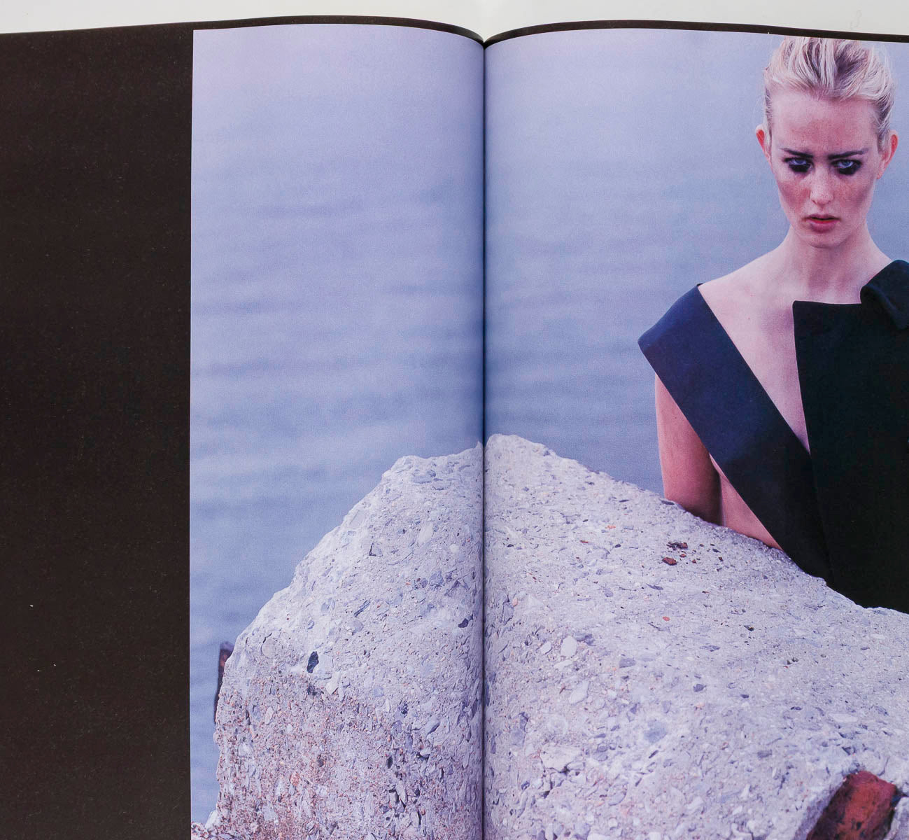 Corinne Day OMAHYRA Guinevere Van Seenus DUTCH MAGAZINE September 2001