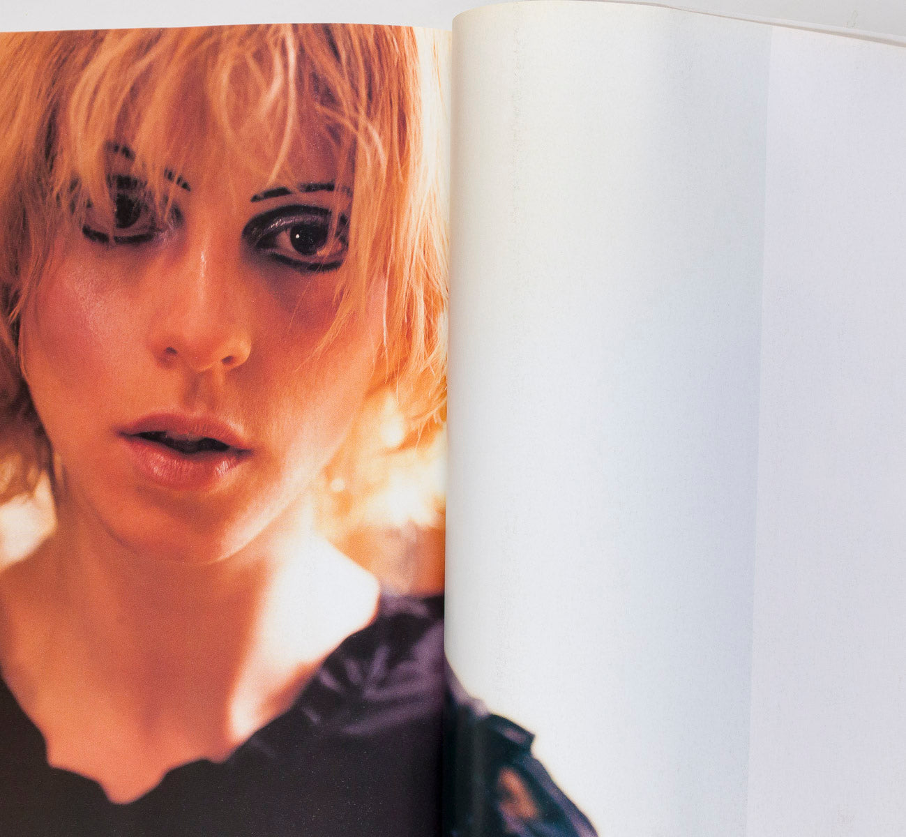 Corinne Day OMAHYRA Guinevere Van Seenus DUTCH MAGAZINE September 2001