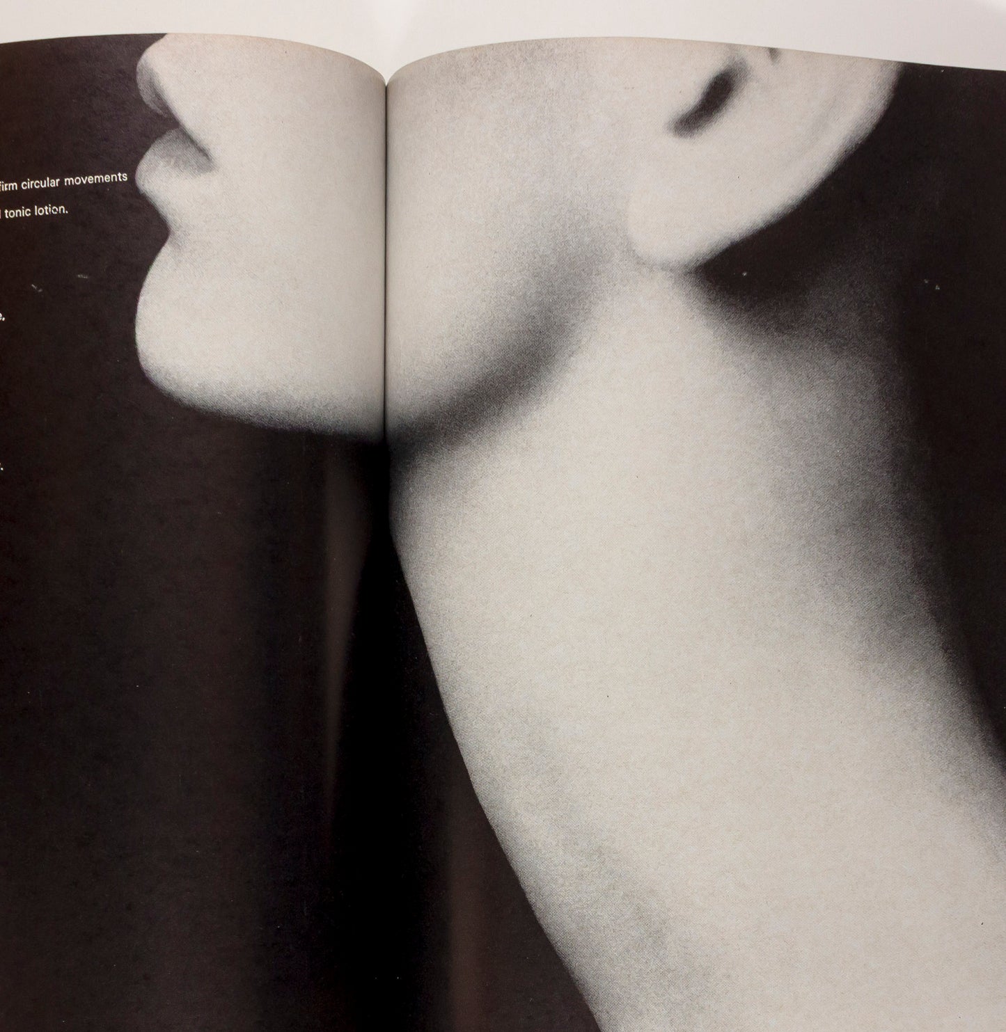 TWIGGY Jean Allen HELMUT NEWTON Christopher Jones Queen magazine 1969