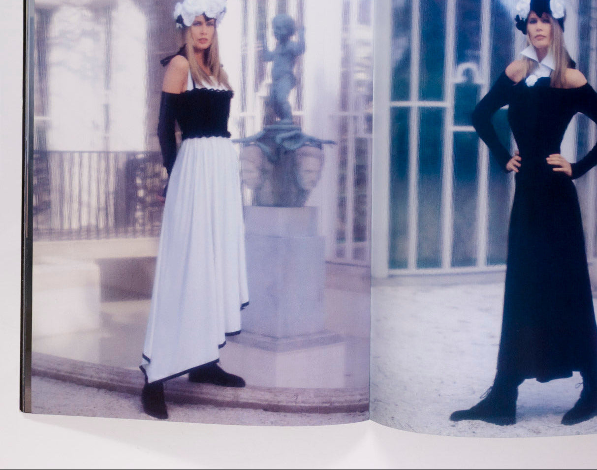 Claudia Schiffer CHANEL LOOKBOOK Fall Winter 1993 1994 KARL LAGERFELD