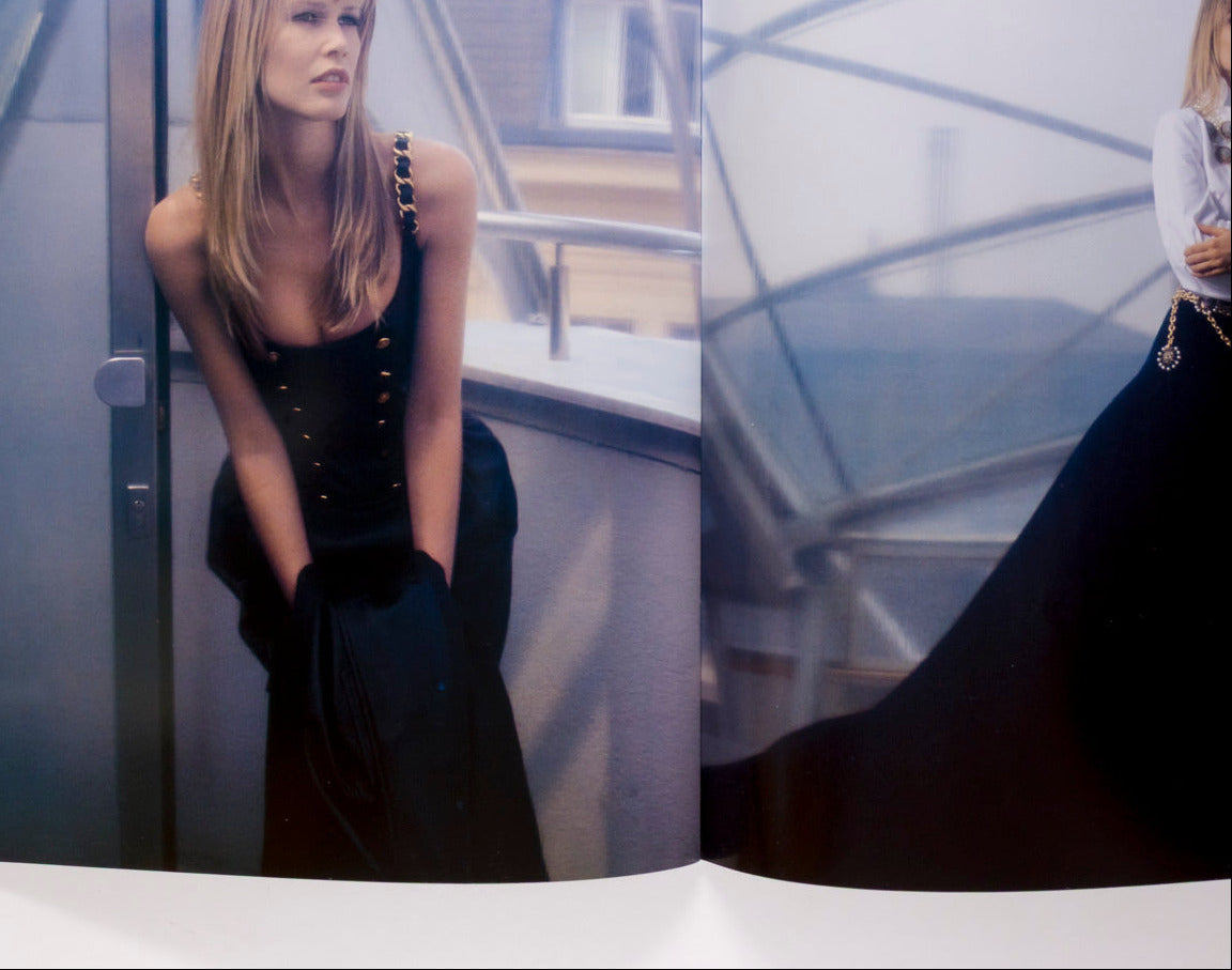 Claudia Schiffer CHANEL LOOKBOOK Fall Winter 1993 1994 KARL LAGERFELD