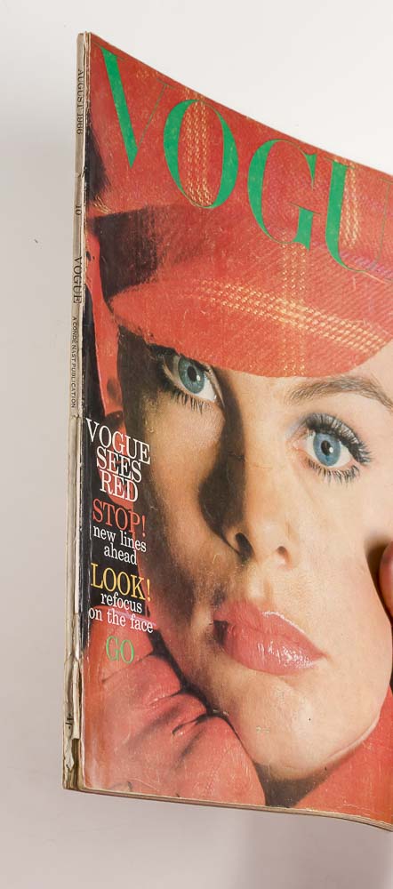 JEAN SHRIMPTON Donyale Luna PEGGY MOFFITT August 1966 PATTIE BOYD Red Vogue
