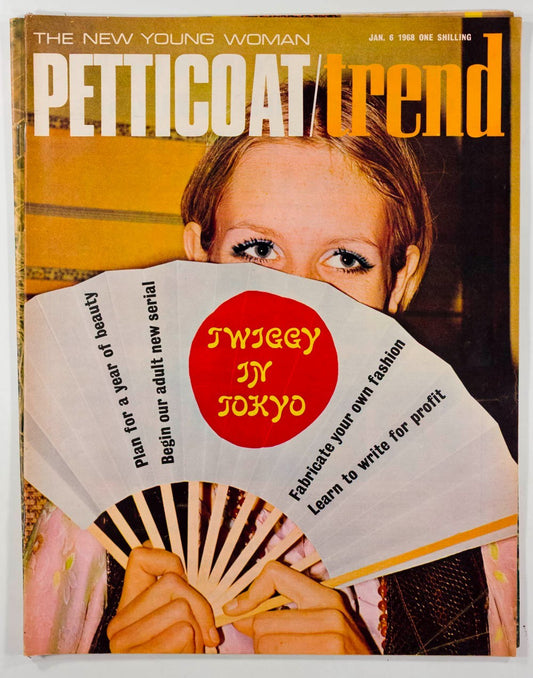 Twiggy PINK FLOYD Ossie Clark JAPAN Adam Diment PETTICOAT magazine January 1968