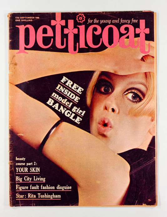 Twiggy CATHY McGOWAN Rita Tushingham TEDDY BOY Petticoat magazine September 1966