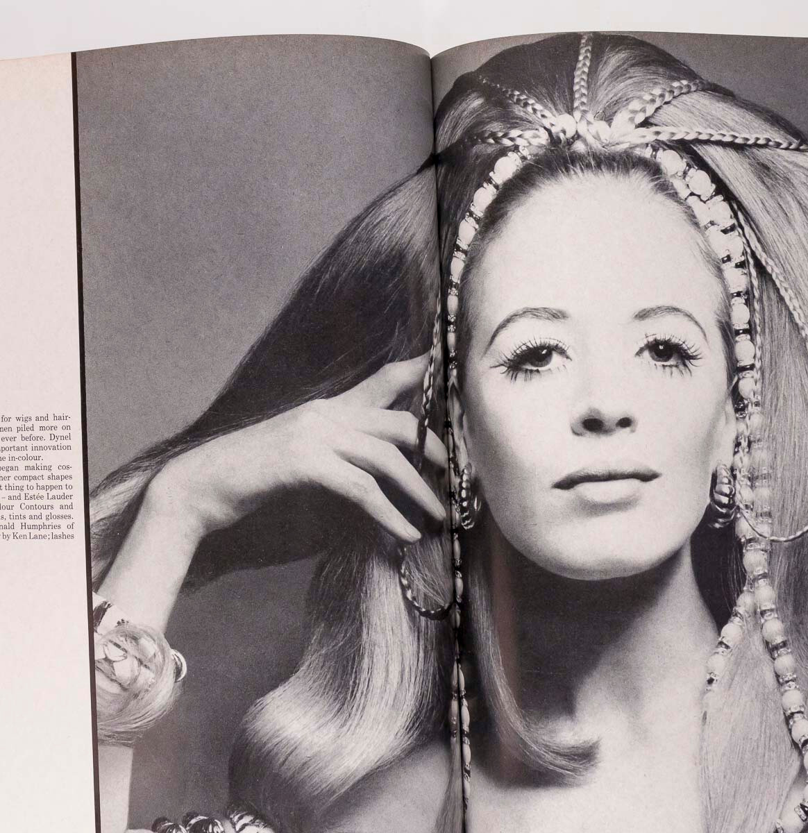 RAQUEL WELCH Jane Asher TERRY O'NEILL Guy Bourdin QUEEN magazine May 1968 Hippie