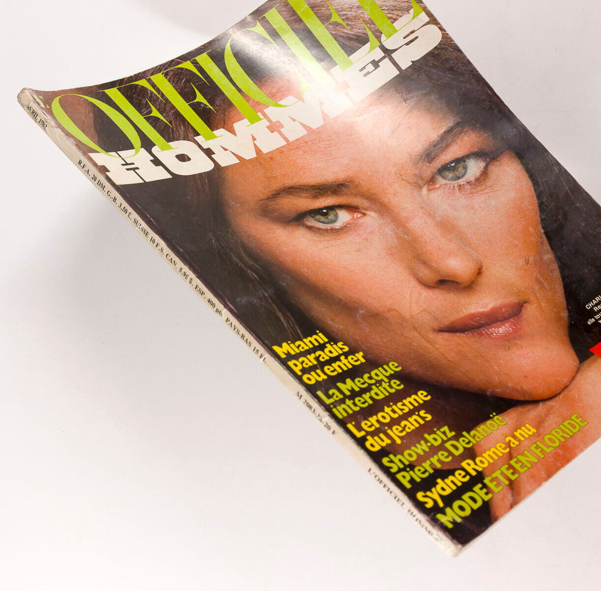 CHARLOTTE RAMPLING Miami DAYTONA BEACH BIKERS Jeans SYDNE ROME L'Officiel Hommes