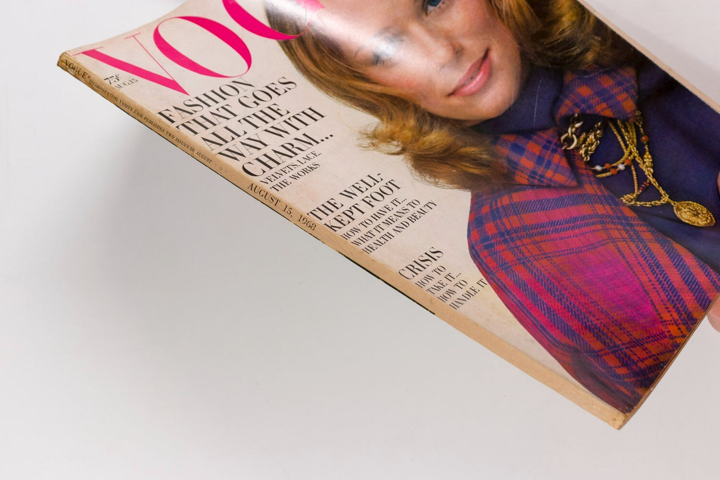Lauren Hutton TINA AUMONT Norman Parkinson VOGUE August 1968 Veruschka HORST vtg