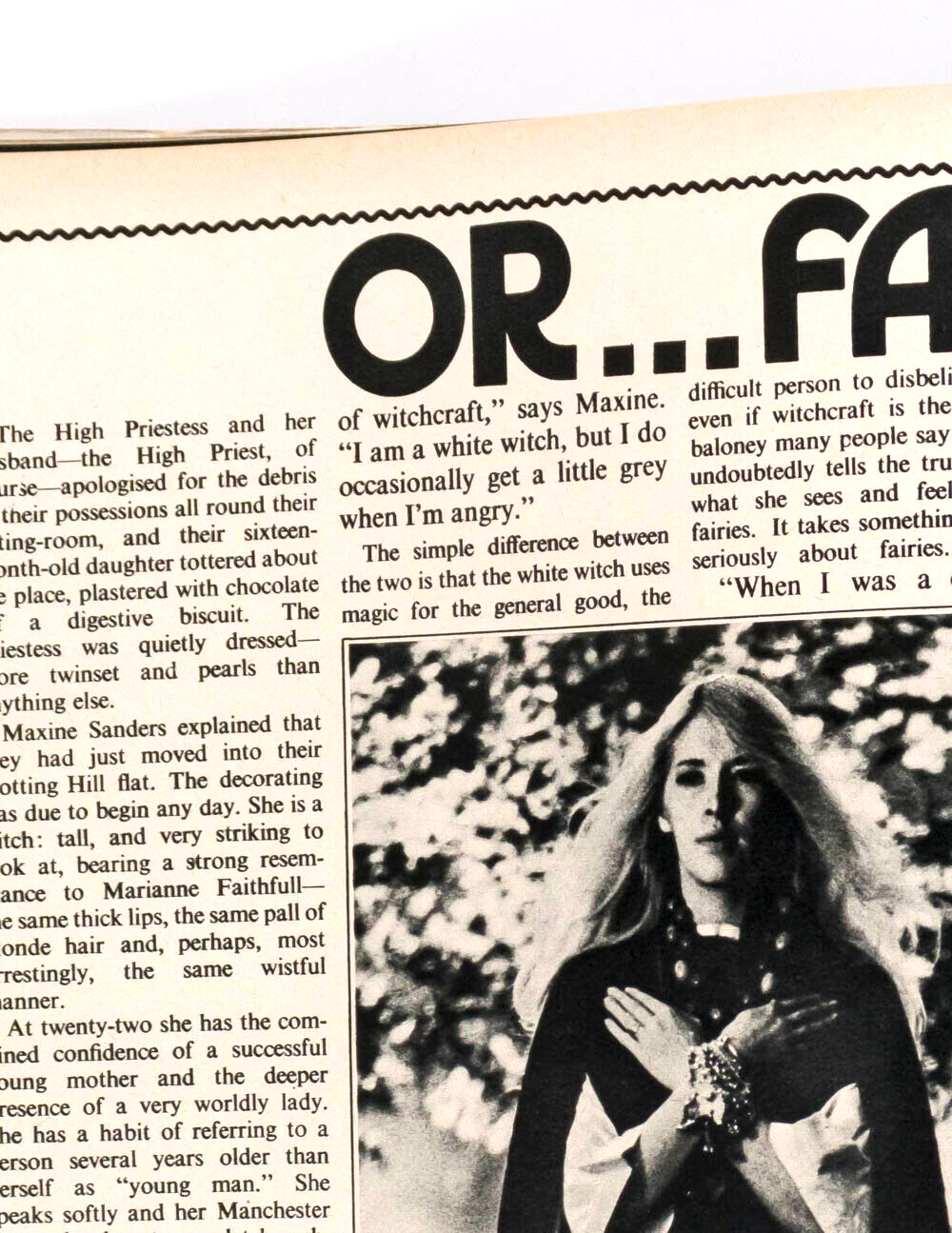 MAXINE SANDERS Supernatural Issue WITCHCRAFT Oliver Reed BIBA vtg HONEY magazine