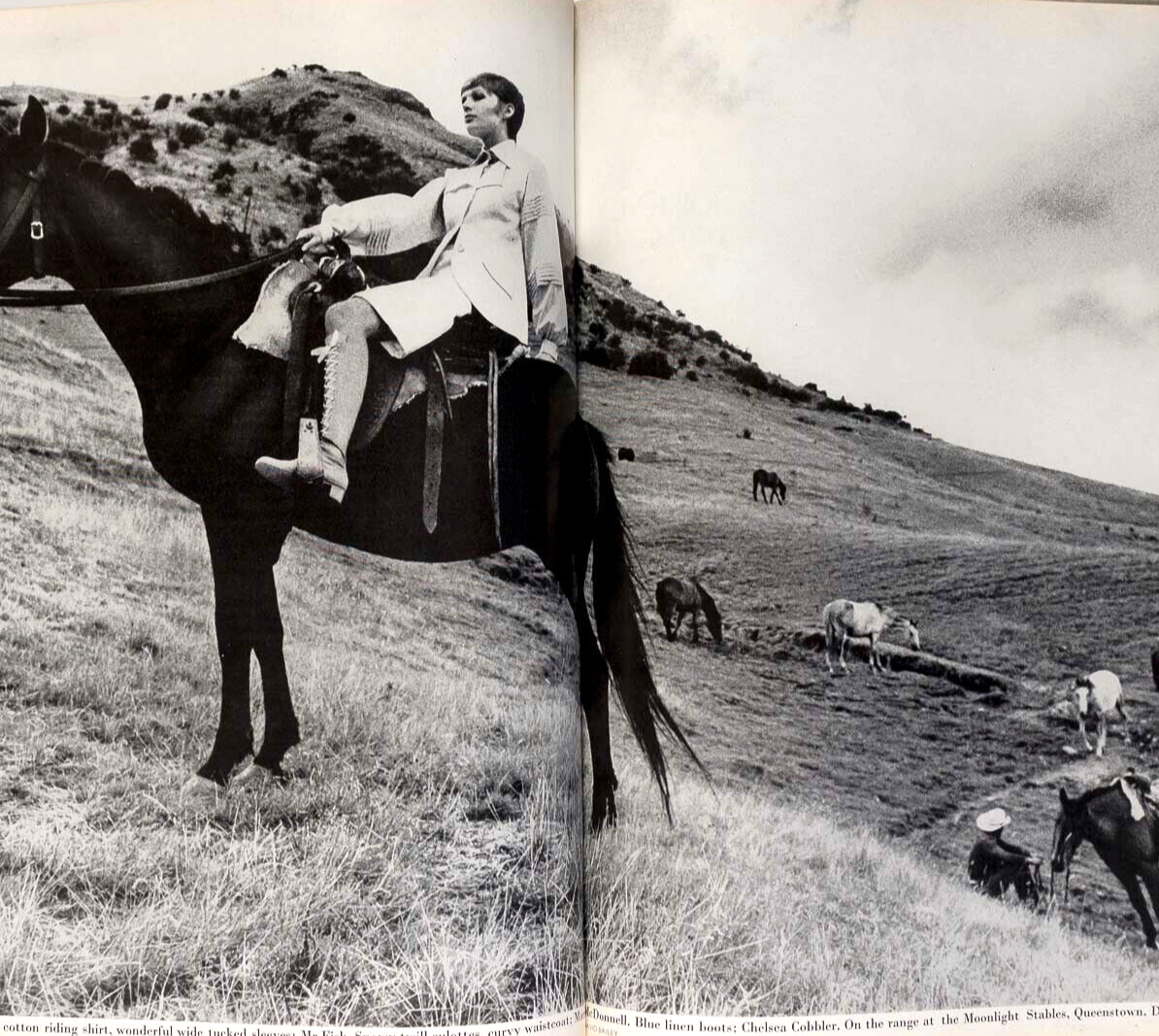 FAYE DUNAWAY Anjelica Huston TREVOR NUNN Helmut Newton NZ Vogue May 1968 BARDOT