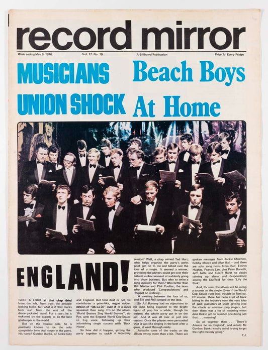 Bobby Moore 1966 ENGLAND FOOTBALL TEAM Beach Boys BEATLES Record Mirror May 1970