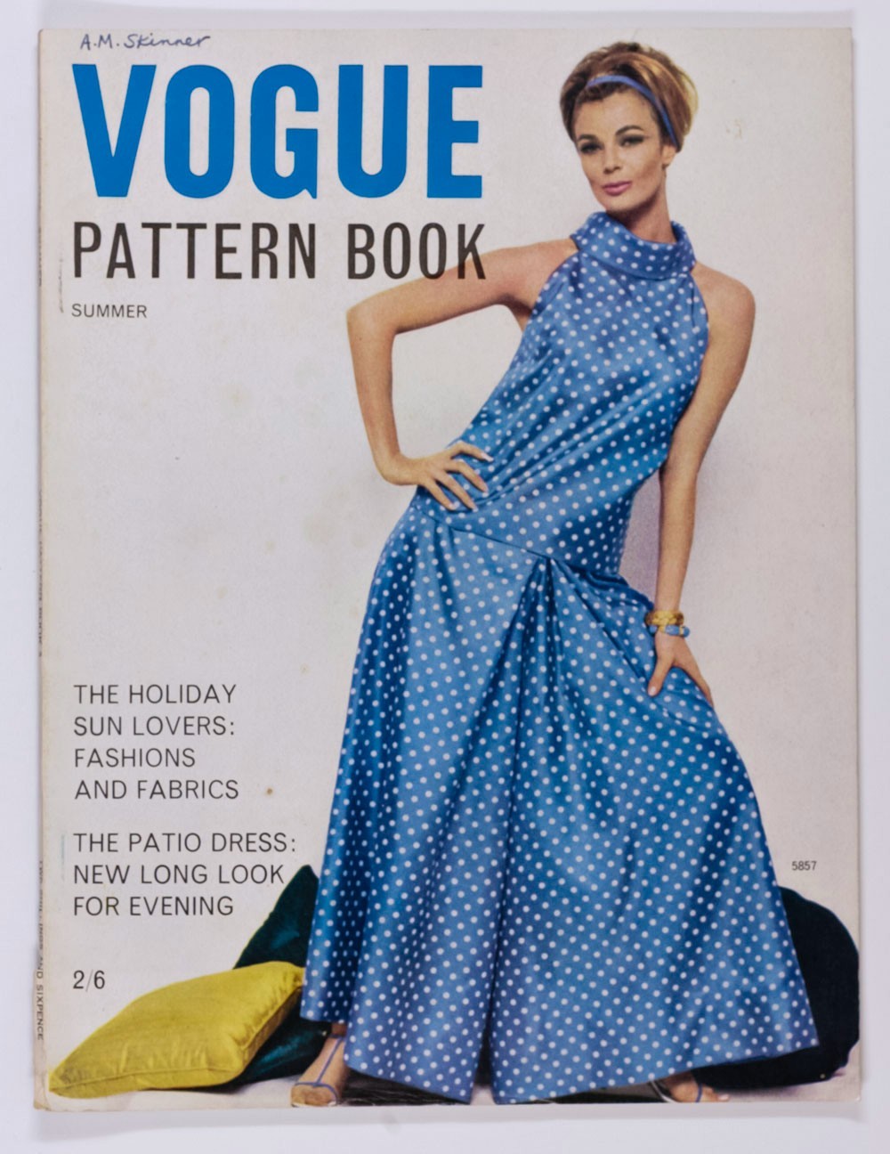 SUMMER FASHION Bobby Hillson FABRICS vtg VOGUE PATTERN BOOK magazine June 1963