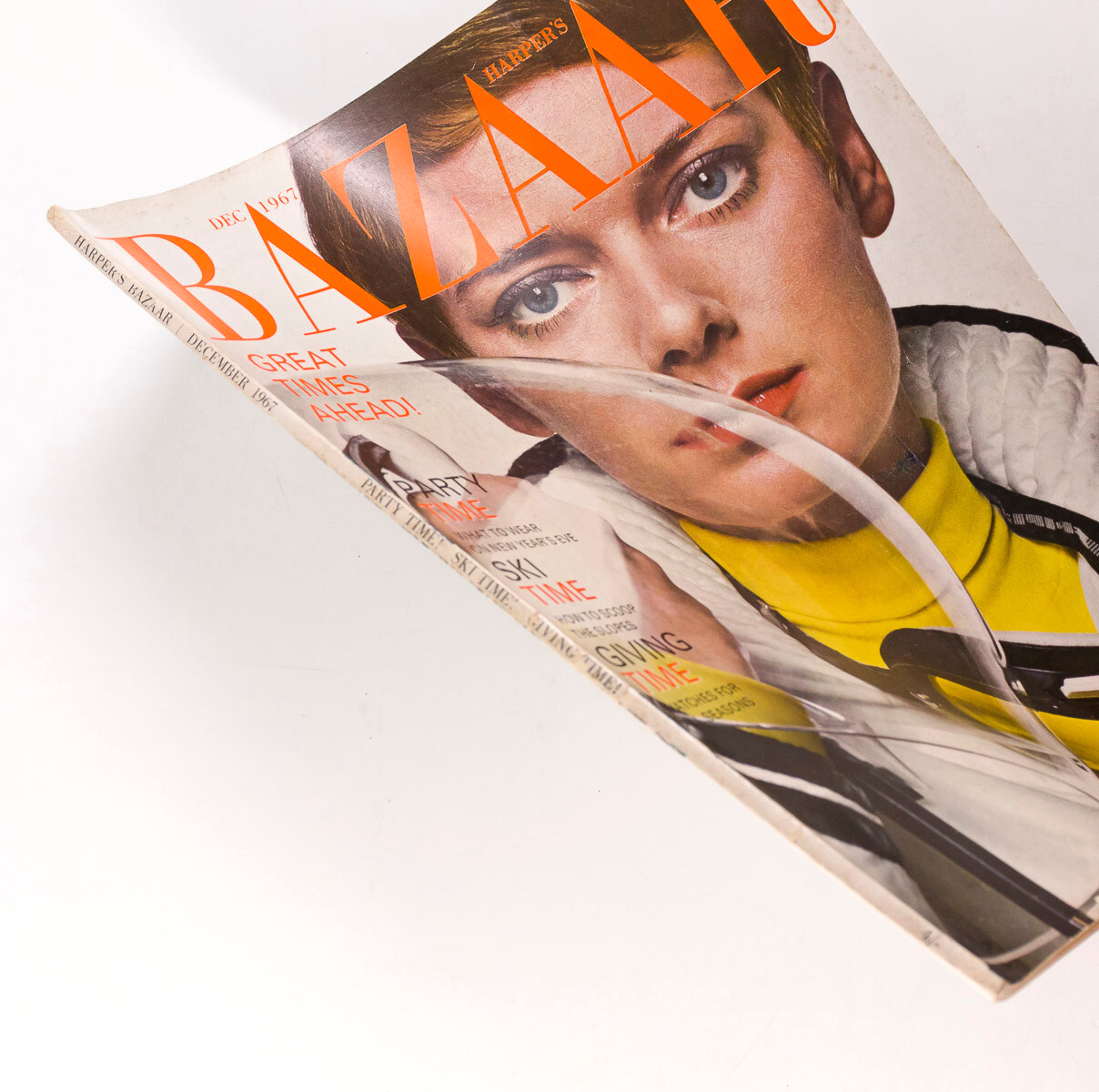 HOCKNEY Mr Fish ROLEX Harpers Bazaar December 1967 Twiggy JEAN SHRIMPTON Skiwear