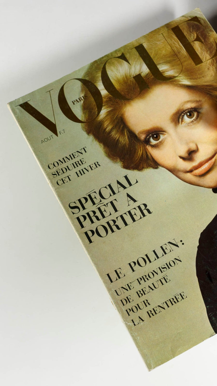 Catherine Deneuve GUY BOURDIN Jean Shrimpton SARAH MOON Paris Vogue August 1969