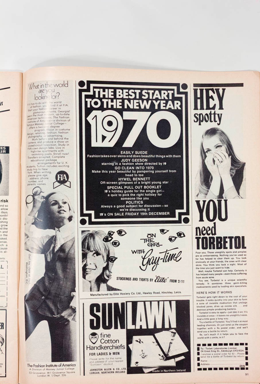 TWIGGY Ossie Clark MR FREEDOM Patchwork 19 MAGAZINE December 1969 Graphic TSHIRT