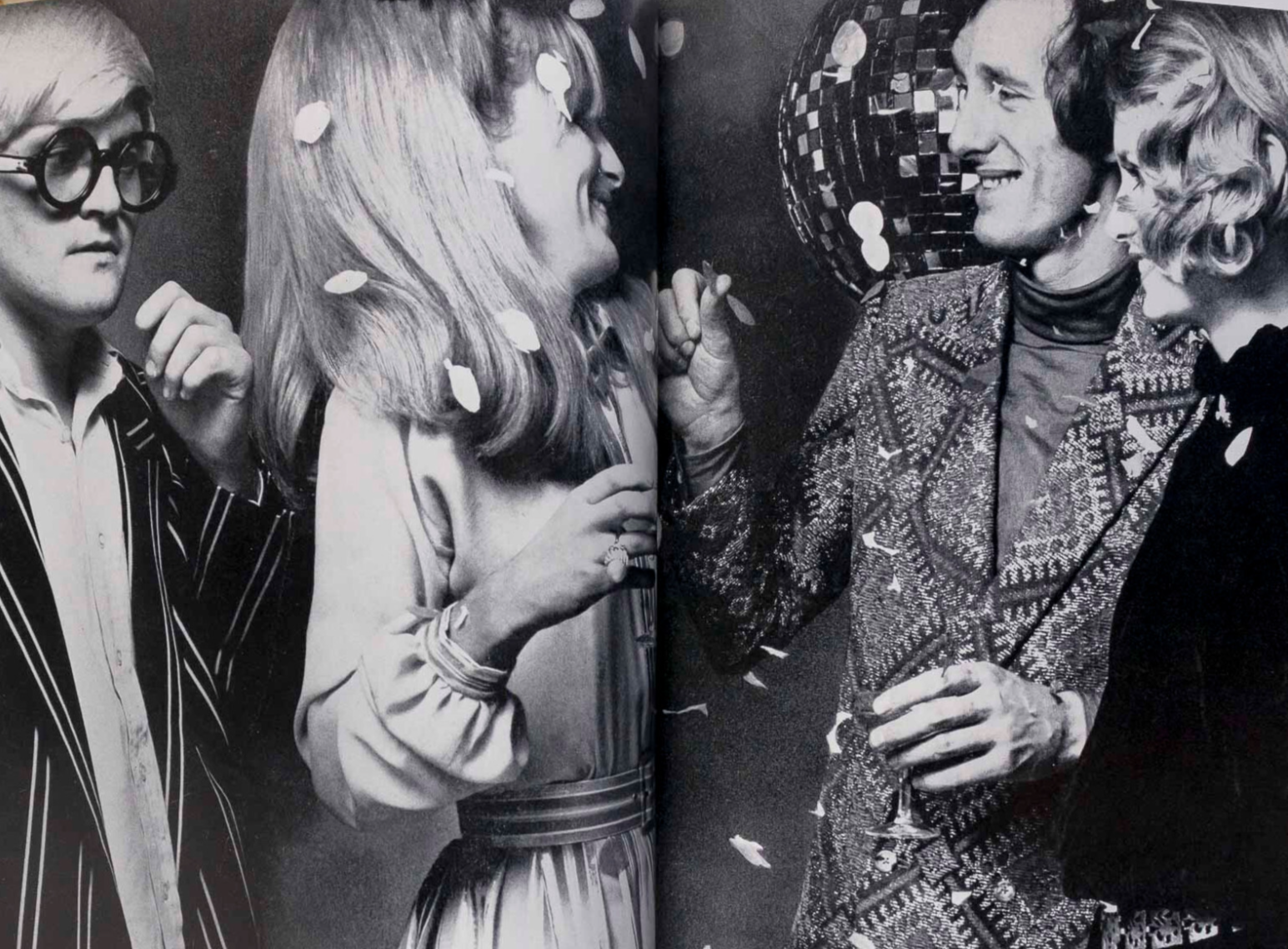 HOCKNEY Mr Fish ROLEX Harpers Bazaar December 1967 Twiggy JEAN SHRIMPTON Skiwear