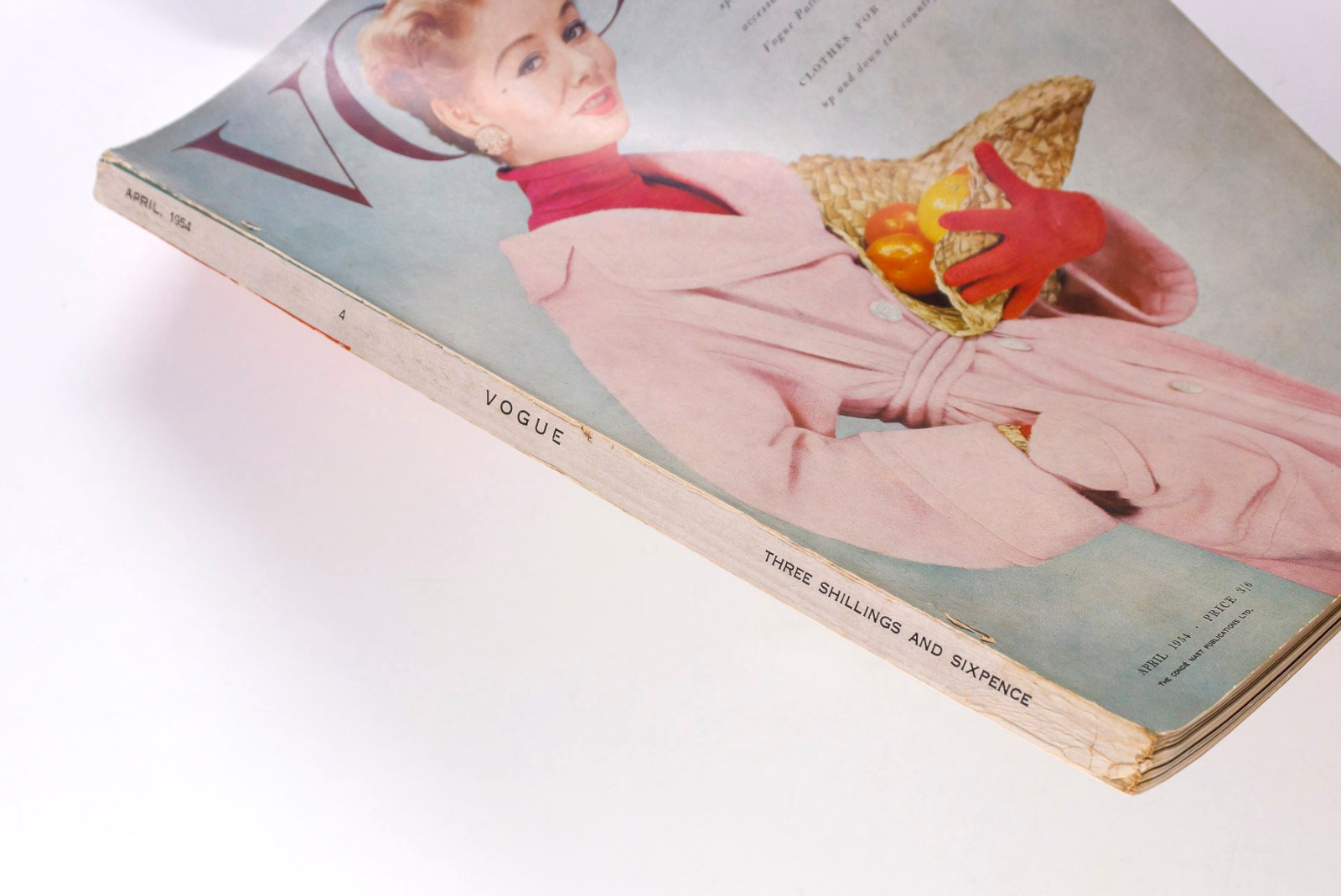 Nina de Voogt HEPWORTH Givenchy BALENCIAGA Rene Gruau BACALL Vogue April 1954 UK